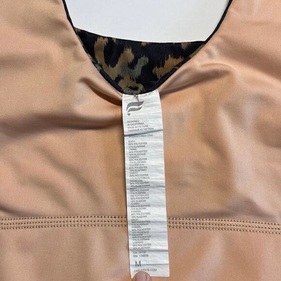 Fabletics Harlow Reversible Medium Impact Sports Bra Wild Camo Gaia Medium - Picture 9 of 13